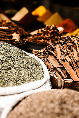 포토 JPG 해외이미지 전통 아시아 문화 여행 패턴 오렌지 아프리카 고추 파프리카 건조 요리 동양인 사람없음 빨간색 컬러풀 노란색 세일 상점 시장 구매 가루 먹기 허브 향신료 매움 향 후추 카레 소매 모로코 매각 사프란 시나몬 아랍어 이국적 힌두교 해외202004 해외포토 식물 나라 종교 음식 컬러 무늬 채소 과일 모션 인종 쇼핑 맛 향미료 파일형식 이미지허브