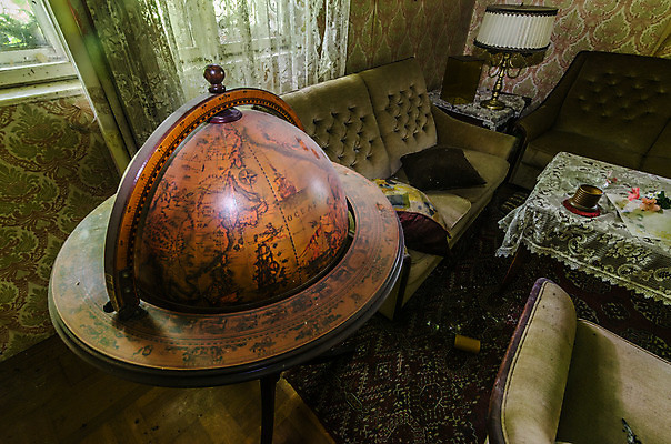 포토 JPG 해외이미지 벽 건축양식 창문 주택 이야기 사람없음 건물 탐험 역사 빌라 천연기념물 발견 떠남 무인 옛날 파멸 해외202004 해외포토 건축물 건축 컨셉 모션 파일형식 소멸 이미지허브