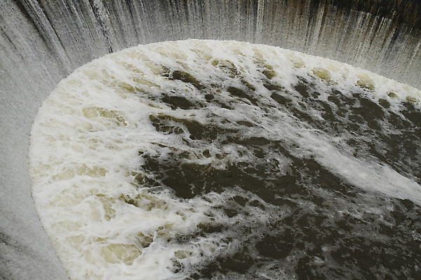 포토 JPG 해외이미지 사람없음 물 강 힘 폭포 흐름 발전기 에너지 개울 역 댐 수력발전 해외202004 해외포토 자연요소 공공시설 컨셉 교통시설 자연 발전소 발전 수력에너지 파일형식 이미지허브