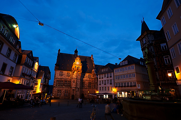 포토 JPG 해외이미지 전통 문화 여행 건축양식 거리 독일 풍경 사람없음 야외 건물 파란색 도시풍경 황혼 도시 역사 야간 정사각형 장노출 타운 시청 천연기념물 옛날 해외202004 해외포토 자연요소 도형 건축물 건축 유럽 컬러 촬영기법 일몰 관공서 파일형식 이미지허브