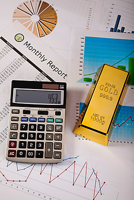 포토 JPG 해외이미지 그래프 실내 사람없음 금융 계산기 황금 보고서 금괴 해외202004 해외포토 문구용품 내부 경제 장비 파일형식 이미지허브