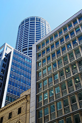 포토 JPG 해외이미지 직업 건축물 디자인 외관 여행 컨셉 비즈니스 건축양식 창문 유리 하늘 성공 회의 지붕 직장 사람 사람없음 건물 금융 파란색 도시풍경 사무실 반사 탑 고층빌딩 블록 성장 도시 업무 재산 도심 상승 각도 스카이라인 진짜 철강 스타일 해외202004 해외포토 건축 컬러 회사 재질 풍경 빌딩 경제 작업 파일형식 이미지허브
