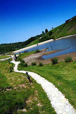 포토 JPG 해외이미지 길 호수 자연 사람없음 야외 초록색 물 환경 개울 순수 생태학 해외202004 해외포토 자연요소 교육 컬러 컨셉 강 생태계 파일형식 이미지허브