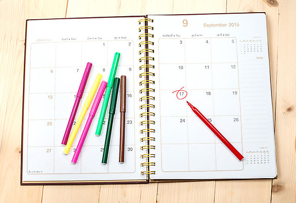 포토 JPG 해외이미지 직업 비즈니스 사람없음 펜 디지털 검은색 쪽지 달력 흰색 시간 작업 계획 준비 해외202004 해외포토 컬러 컨셉 필기구 파일형식 이미지허브