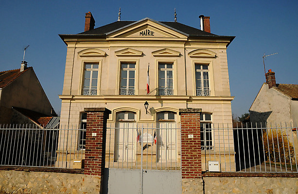 포토 JPG 해외이미지 관리 사람없음 야외 건물 프랑스 깃발 도시 심볼 지역 시청 해외202004 해외포토 건축물 유럽 관공서 파일형식 이미지허브