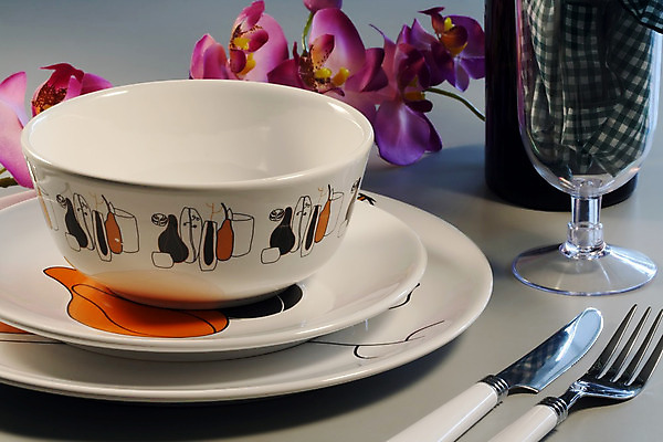 포토 JPG 해외이미지 접시 유리 사람없음 내부 와인 식사 저녁식사 사발 은색 먹기 점심식사 해외202004 해외포토 식기 컬러 모션 재질 주류 사기그릇 파일형식 이미지허브