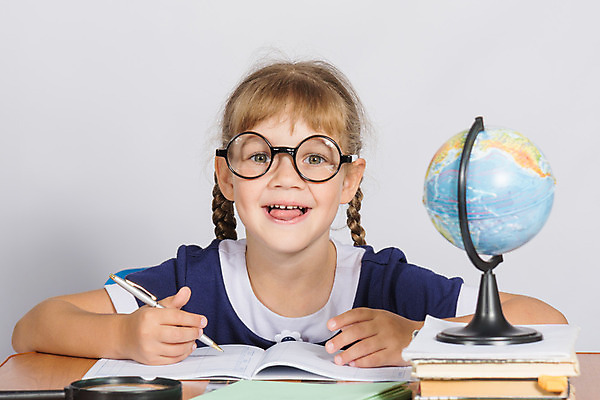 포토 JPG 해외이미지 응시 여학생 교육 행복 감정 안경 지구 어린이 공 교실 학교 앉기 취미 두명 지구본 파티 평화 기쁨 오픈 원형 입 자르기 호기심 열광 나쁜 고립 관심 지리 해외202004 해외포토 도형 학생 시선 잡화 여자 컨셉 모션 사람 이벤트 신체부위 파일형식 이미지허브