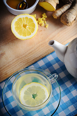 포토 JPG 해외이미지 계절 음료 유리 사람없음 목재 치료 컵 파란색 주방 숟가락 추위 직물 차 냄비 찻잔 찻주전자 레몬 허브 컵받침 확인 준비 슬라이스 뿌리 성분 꿀 생강 비네팅 내추럴 기침 깅엄 옛날 인플루엔자 치료제 개조 해외202004 해외포토 나무 식물 식기 컬러 채소 과일 재료 의학 재질 주전자 잔 촬영기법 수저 약 바이러스 솥 받침대 파일형식 이미지허브