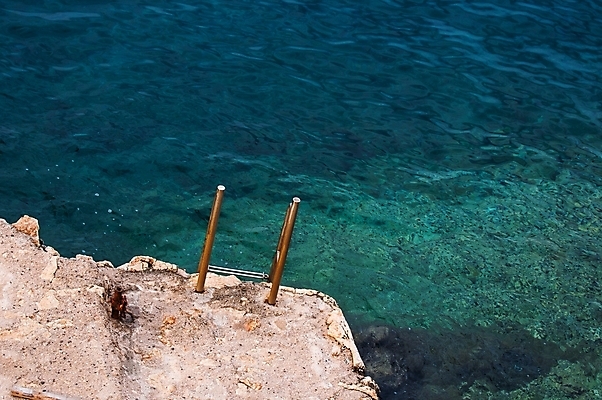 포토 JPG 해외이미지 디자인 바다 백그라운드 사다리 자연 추상 풍경 사람없음 야외 물 여름 파란색 평화 계단 항구 침묵 고요 분위기 부드러움 철강 해외202004 해외포토 자연요소 계절 컬러 컨셉 무늬 교통시설 소리 도구 감각 생태계 파일형식 이미지허브