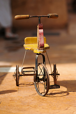 포토 JPG 해외이미지 사람없음 목재 세로 장난감 자전거 수확 골동품 역사 클래식 향수 부식 복고 구식 그런지 옛날 해외202004 해외포토 나무 컨셉 농업 재료 바이크 화장품 파일형식 이미지허브