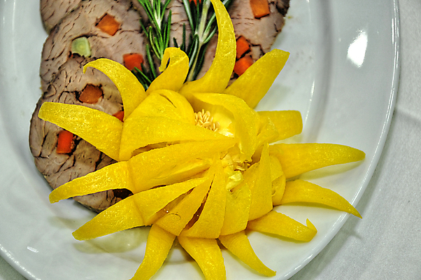 포토 JPG 해외이미지 접시 음식 조각 잎 채소 재료 건강 육류 돼지고기 요리 사람없음 목재 빨간색 초록색 식사 저녁식사 샐러드 소고기 추위 신선 소시지 맛 아침식사 자르기 먹기 허브 햄 날것 슬라이스 베이컨 후추 점심식사 해외202004 해외포토 나무 식물 식기 컬러 컨셉 식재료 모션 가공식품 향신료 파일형식 이미지허브