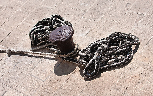 포토 JPG 해외이미지 밧줄 바다 넥타이 사람없음 강 잡기 상처 방파제 종료 해외202004 해외포토 잡화 공공시설 줄 모션 파일형식 이미지허브