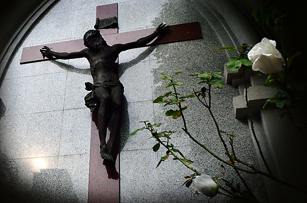 포토 JPG 해외이미지 꽃 기독교 종교 조각 십자가 태국 하늘 부활절 미술 사람없음 장식 조각상 장미 교회 믿음 성경 희망 일몰 놀람 죽음 예수 영혼 열정 신성 희생 천국 귀족 숭배 신앙심 해외202004 해외포토 식물 기념일 감정 아시아 종교용품 종교건축 문화예술 표정 건물 조형물 노을 신_종교 파일형식 이미지허브