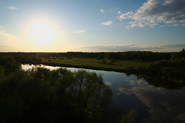 포토 JPG 해외이미지 구름 계절 자연 하늘 날씨 풍경 사람없음 야외 가로 여름 파란색 빛 강 햇빛 태양 환경 침묵 자유 땅 지역 수평선 해외202004 해외포토 자연요소 컬러 컨셉 소리 생태계 파일형식 이미지허브