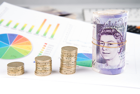 포토 JPG 해외이미지 돈 비즈니스 그래프 영국 사람없음 금융 경제 쌓기 동전 거래 저축 성장 시장 재산 떨어짐 속도 투자 파운드 대출 예산 적자 절정 해외202004 해외포토 유럽 컨셉 모션 파일형식 이미지허브