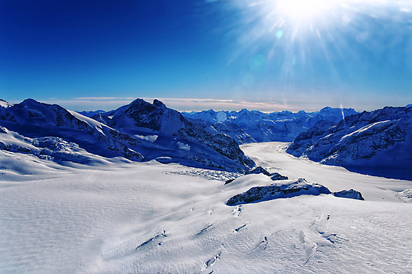 포토 JPG 해외이미지 겨울 자연 하늘 불꽃 산 풍경 사람없음 파란색 햇빛 태양 얼음 헬리콥터 스위스 빙하 알프스 산악지대 절정 조감도 해외202004 해외포토 자연요소 계절 유럽 컬러 불 비행기 생태계 파일형식 이미지허브