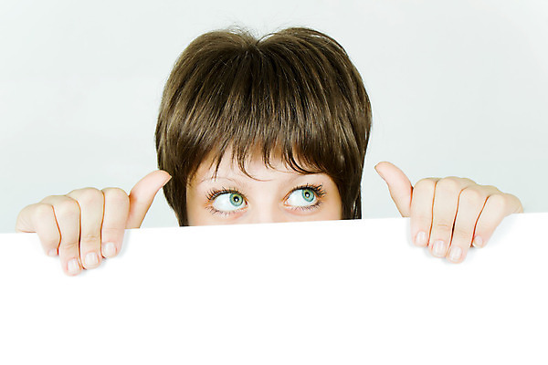 포토 JPG 해외이미지 백인 손 배너 응시 여자 행복 포스터 종이 얼굴 백그라운드 비즈니스 광고판 한명 미소 사람 금발 우주 공백 전시 방 흰색 잡기 비즈니스우먼 신용카드 발표 메시지 사인 긍정 보여주기 발견 숨김 고립 카피스페이스 해외202004 해외포토 서양인 1 헤어스타일 시선 감정 컬러 컨셉 모션 알림판 표정 신체부위 금융 직장인 판 파일형식 이미지허브