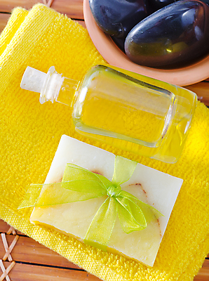 포토 JPG 해외이미지 리본 사람없음 수건 노란색 스파 조약돌 오일 아로마 스파용품 아로마테라피 해외202004 해외포토 음식 컬러 위생용품 화장품 돌_바위 오브젝트 테라피 파일형식 이미지허브