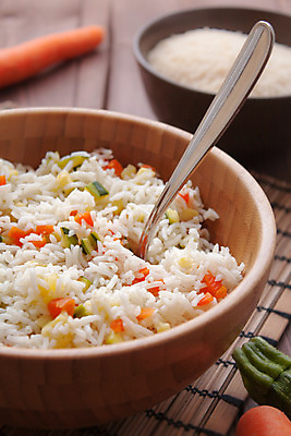 포토 JPG 해외이미지 접시 음식 포크 다이어트 채소 재료 밥 건조 요리 사람없음 빛 식당 식사 저녁식사 중국 당근 흰색 사발 시리얼 날것 대야 작살 주키니호박 채식주의자 해외202004 해외포토 식기 아시아 컬러 뿌리채소 건강 상점 사기그릇 채식 파일형식 이미지허브