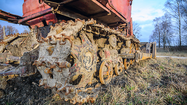 포토 JPG 해외이미지 산업 지구 모래 하늘 사람없음 파란색 노란색 금속 힘 기계 흙 장비 업무 큼 땅 불도저 굴착기 삽 발굴 양동이 국자 먼지 트랙터 무거움 개발 건축업자 계약자 땅바닥 땅파기 선로 운영자 채석 해외202004 해외포토 건축 컬러 재질 주방용품 바닥 작업 중장비 무게 크기 농기계 계약 특수차량 파일형식 이미지허브