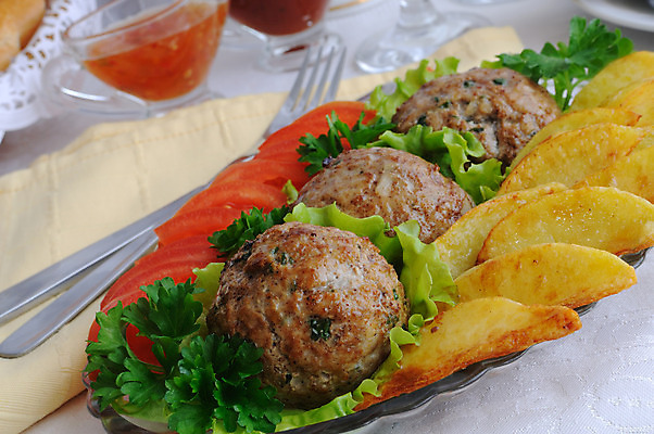 포토 JPG 해외이미지 라이프스타일 음식 조각 다이어트 토마토 감자 요리 사람없음 요식업 저녁식사 소고기 튀김 감자튀김 신선 상품 상추 미트볼 묘사 매움 레시피 칼로리 성분 내추럴 점심식사 뷔페 해외202004 해외포토 산업 채소 건강 육류 생활 식사 맛 파일형식 이미지허브