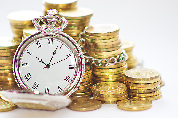 포토 JPG 해외이미지 시계 돈 비즈니스 성공 사람없음 금융 경제 빛 쌓기 탑 금속 동전 거래 저축 성장 기둥 시장 재산 황금 손목 손목시계 속도 투자 상업 보물 흙더미 고립 관심 수입 많음 해외202004 해외포토 건축물 건축 컨셉 장신구 모션 재질 신체부위 흙 파일형식 더미 이미지허브