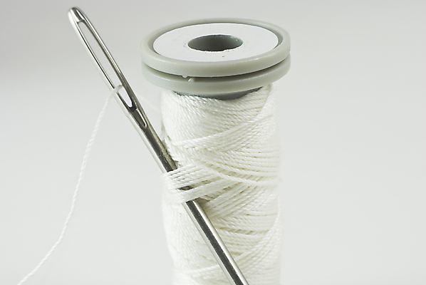 포토 JPG 해외이미지 가사 취미 사람없음 흰색 면 실 수리 은색 바느질 공예 고정 재단 스테인레스 해외202004 해외포토 컬러 파일형식 이미지허브