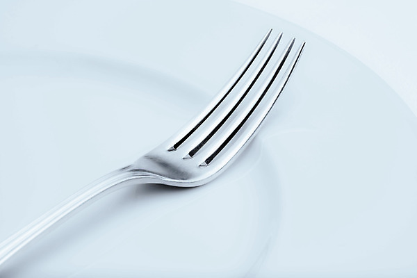 포토 JPG 해외이미지 식기 접시 포크 탁자 사람없음 빛 세트 금속 식사 기구 우아함 은색 먹기 설정 백자 해외202004 해외포토 컬러 가구 컨셉 모션 재질 도자기 파일형식 이미지허브