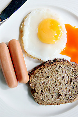 포토 JPG 해외이미지 접시 커피 음식 빵 조각 백그라운드 아침 샌드위치 육류 요리 사람없음 컵 빨간색 노란색 식당 계란 식사 튀김 흰색 맛 아침식사 굽기 먹기 배고픔 오브젝트 서빙 토스트 점심식사 짠맛 해외202004 해외포토 주간 식기 음료 컬러 컨셉 식재료 모션 상점 알 구이 파일형식 이미지허브