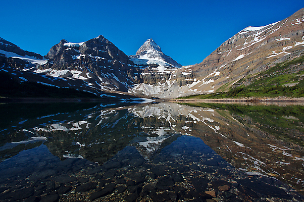 포토 JPG 해외이미지 호수 캐나다 자연 산 풍경 사람없음 반사 얼음 정상 빙하 웅장함 절정 로키산맥 해외202004 해외포토 자연요소 북아메리카 생태계 파일형식 이미지허브