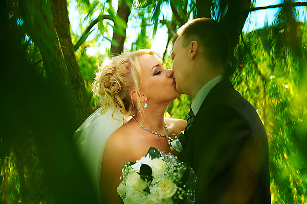 포토 JPG 해외이미지 백인 커플 응시 드레스 여자 남자 꽃 행복 얼굴 꽃다발 결혼 2 밭 관계 포옹 결혼식 남편 함께함 사랑 미소 사람 정장 성인 야외 두명 유행 우주 흰색 축하 잡기 아내 우아함 해외202004 해외포토 서양인 식물 시선 옷 감정 컬러 컨셉 농업 안기 모션 표정 이벤트 신체부위 파일형식 이미지허브