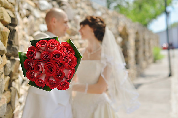 포토 JPG 해외이미지 백인 손 커플 드레스 여자 남자 꽃 행복 꽃다발 결혼 백그라운드 꽃무늬 가족 신혼부부 결혼식 키스 함께함 사랑 사람 성인 사람없음 장식 초록색 장미 흰색 시골 축하 잡기 우아함 배열 보헤미아 스타일 해외202004 해외포토 서양인 식물 부부 옷 감정 컬러 컨셉 무늬 관계 모션 이벤트 신체부위 애정표현 신혼 파일형식 이미지허브