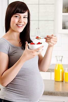 포토 JPG 해외이미지 백인 라이프스타일 여자 행복 음식 딸기 엄마 갈색머리 건강 한명 미소 사람 성인 컵 부모 주방 식사 주스 임산부 임신 머그컵 흰색 아침식사 긍정 유리주전자 복부 성인여자한명만 해외202004 해외포토 서양인 1 헤어스타일 식기 감정 음료 컬러 컨셉 과일 가족 유리 주전자 표정 생활 신체부위 여자한명만 성인여자만 파일형식 이미지허브