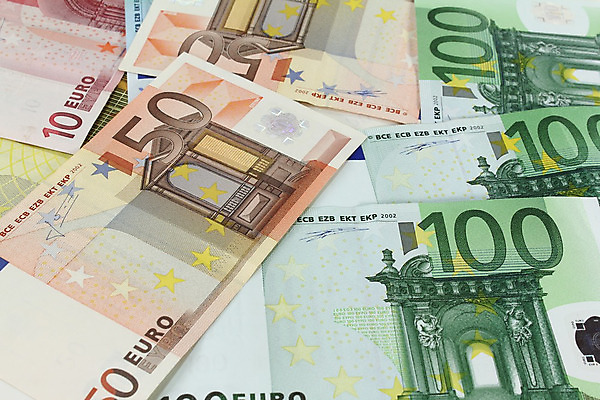 포토 JPG 해외이미지 유럽 지폐 돈 사람없음 금융 유로 기부 월급 경제학 해외202004 해외포토 교육 나라 경제 재산 파일형식 이미지허브