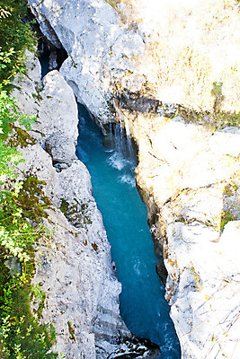 포토 JPG 해외이미지 나무 구름 유럽 여행 자연 하늘 날씨 산 풍경 사람없음 물 여름 강 평화 맑음 침묵 봄 흐름 추위 안개 바위 신선 개울 매끈함 숲 알프스 암초 슬로베니아 해외202004 해외포토 자연요소 식물 계절 나라 컨셉 소리 돌_바위 감각 생태계 파일형식 이미지허브