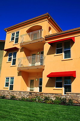 포토 JPG 해외이미지 나무 식물 라이프스타일 외관 길 건축양식 창문 하늘 부동산 벽돌 새로움 아파트 주택 사람없음 건물 목재 파란색 문 우주 귀여움 발코니 바위 도시 재산 오솔길 리빙 대출 교외 진짜 해외202004 해외포토 건축물 건축 컬러 컨셉 재료 생활 금융 돌_바위 파일형식 이미지허브