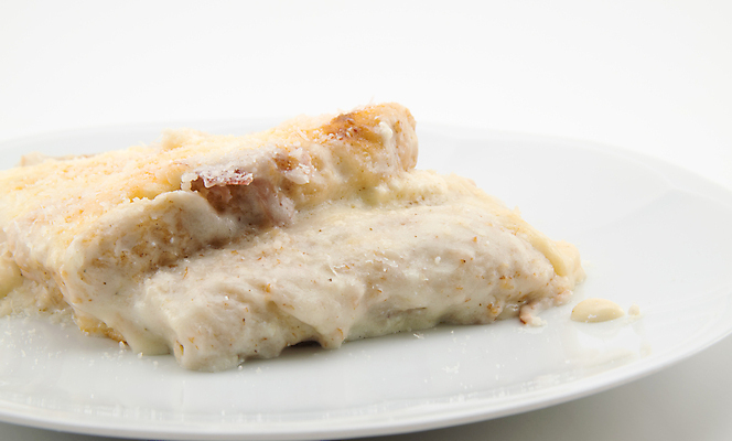 포토 JPG 해외이미지 접시 음식 부분 치즈 요리 사람없음 식당 저녁식사 이탈리아 샐러드 흰색 신선 뜨거움 황금 굽기 지중해 속도 준비 흰배경 점심식사 라자냐 모짜렐라치즈 핸드메이드 해외202004 해외포토 식기 유럽 바다 컬러 백그라운드 유제품 상점 식사 이탈리아음식 구이 파일형식 이미지허브