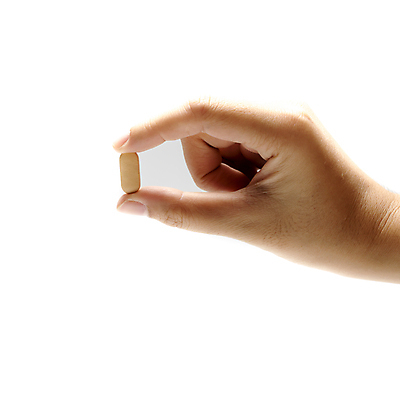 포토 JPG 해외이미지 손 실내 들기 신체부위 한개 알약 약 해외202004 해외포토 1 의학 모션 사람 내부 파일형식 이미지허브