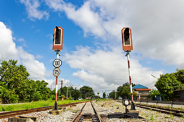 포토 JPG 해외이미지 선 여행 경고 사람없음 빛 금속 기차 램프 역 위험 방향 암초 봉 디젤 방법 선로 철강 해외202004 해외포토 육상교통 컨셉 교통시설 재질 조명 대중교통 파일형식 이미지허브