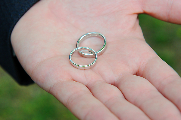 포토 JPG 해외이미지 손 결혼 사람없음 흰색 반지 황금 해외202004 해외포토 컬러 장신구 이벤트 신체부위 파일형식 이미지허브