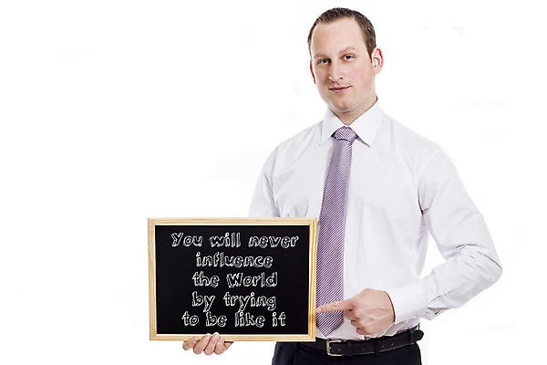 포토 JPG 해외이미지 손 컨셉 비즈니스 손가락 성공 안내 한명 목재 파란색 단어 검은색 칠판 흰색 비즈니스맨 메시지 대표 분필 노력 승진 고립 마케팅 조언 필기체 해외202004 해외포토 나무 문자 1 남자 컬러 재료 사람 신체부위 직장인 초크 파일형식 이미지허브