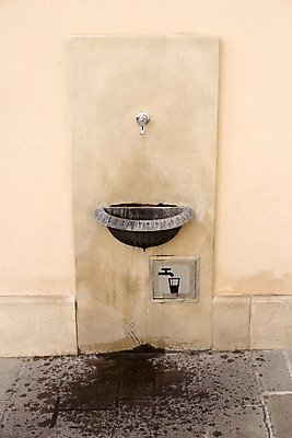 포토 JPG 해외이미지 벽 오렌지 노래 사람 사람없음 물 봄 마시기 도시 점 액체 떨어짐 배열 타일 사인 튜브 콘크리트 해외202004 해외포토 자연요소 계절 음악 컨셉 과일 모션 파일형식 이미지허브