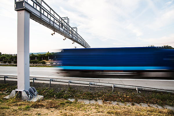 포토 JPG 해외이미지 도로 교통시설 거리 사람없음 야외 탑 기차 도시 승합차 속도 짐차 해외202004 해외포토 건축물 길 육상교통 교통 승용차 자동차 대중교통 시설 파일형식 이미지허브