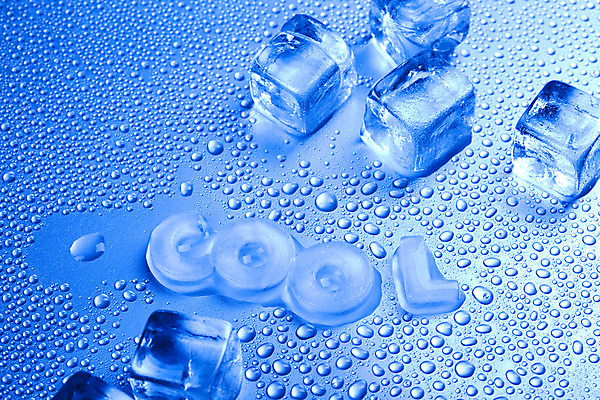 포토 JPG 해외이미지 음료 사람없음 파란색 얼음 블록 투명 액체 시원함 크리스탈 큐브 정사각형 고체 해외202004 해외포토 자연요소 도형 컬러 광석 파일형식 이미지허브