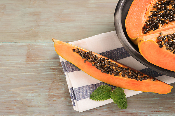 포토 JPG 해외이미지 그릇 잎 단면 실내 사람없음 식탁보 열대과일 파파야 나무배경 해외202004 해외포토 식물 식기 백그라운드 과일 내부 파일형식 이미지허브