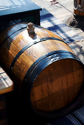 포토 JPG 해외이미지 음료 맥주 통 사람없음 목재 와인 어둠 액체 컨테이너 오브젝트 수납 옛날 용량 지하실 해외202004 해외포토 나무 산업 재료 주류 파일형식 이미지허브