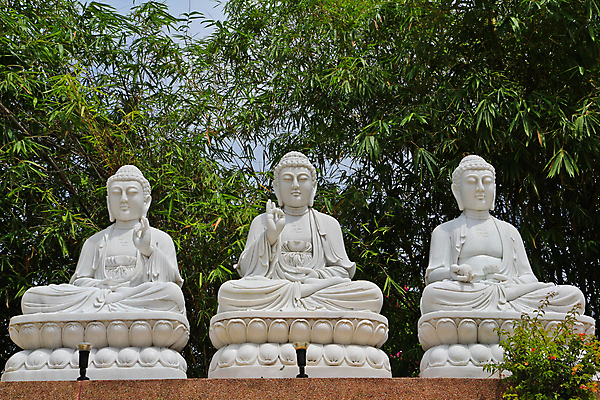 포토 JPG 해외이미지 전통 아시아 종교 문화 조각 여행 잎 불교 건축양식 태국 지붕 휴가 그림자 미술 동양인 사람없음 세로 초록색 빛 조각상 탑 침묵 흰색 기도 사찰 영혼 보호 폐허 박물관 보안 대리석 동쪽 사당 사리탑 옛날 웅장함 해외202004 해외포토 식물 건축물 건축 나라 컬러 컨셉 재료 종교건축 문화예술 안전 인종 조형물 소리 방향 파일형식 이미지허브