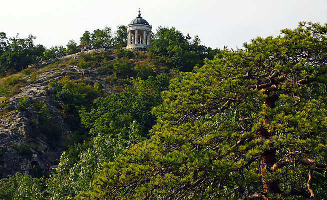 포토 JPG 해외이미지 건축양식 산 풍경 사람없음 가로 파란색 가을 역사 러시아 천연기념물 시인 옛날 해외202004 해외포토 직업 계절 건축 유럽 컬러 파일형식 이미지허브