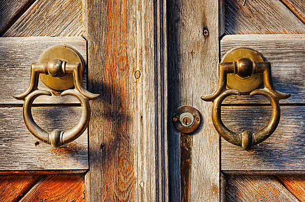 포토 JPG 해외이미지 디자인 외관 백그라운드 건축양식 주택 손잡이 사람없음 야외 목재 장식 문 금속 수확 골동품 화려 역사 클래식 우아함 철 그리스 묘사 질감 문고리 청동 놋쇠 옛날 스타일 해외202004 해외포토 나무 건축 유럽 컨셉 농업 재료 재질 건물 파일형식 이미지허브