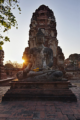 포토 JPG 해외이미지 전통 아시아 종교 문화 여행 불교 건축양식 태국 하늘 휴가 동양인 인종 풍경 사람없음 건물 여름 파란색 조각상 여행객 탑 기도 사찰 영혼 역사 재산 폐허 방콕 시력 신성 동쪽 천연기념물 순례자 옛날 해외202004 해외포토 건축물 계절 건축 나라 컬러 종교건축 사람 금융 조형물 방향 파일형식 이미지허브